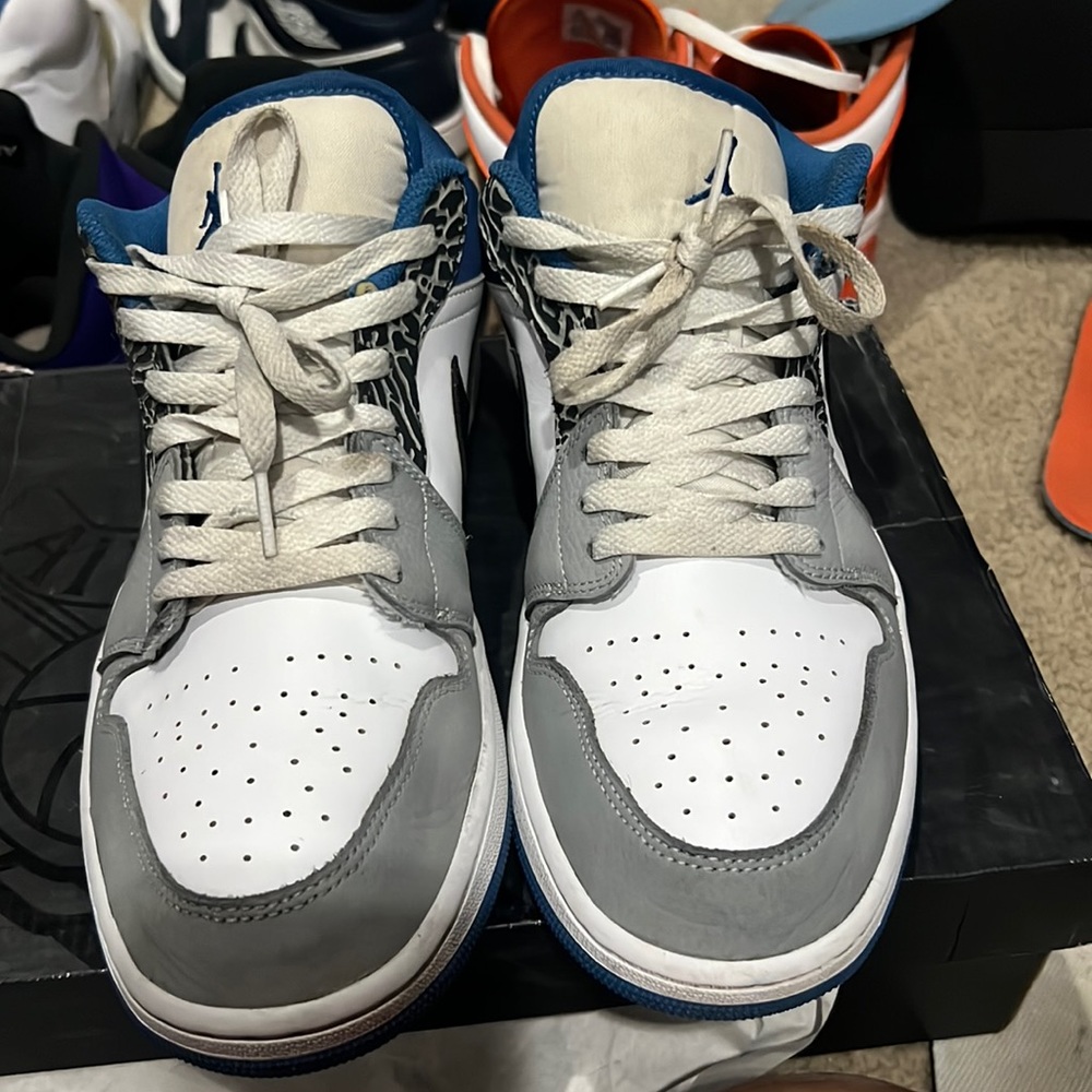 Air Jordan one low SE